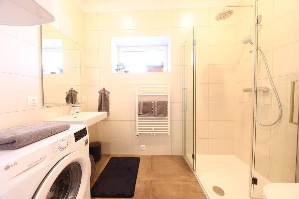 Wohnen Bahnstrasse 5 Apartment Klagenfurt am Woerthersee Ngoại thất bức ảnh